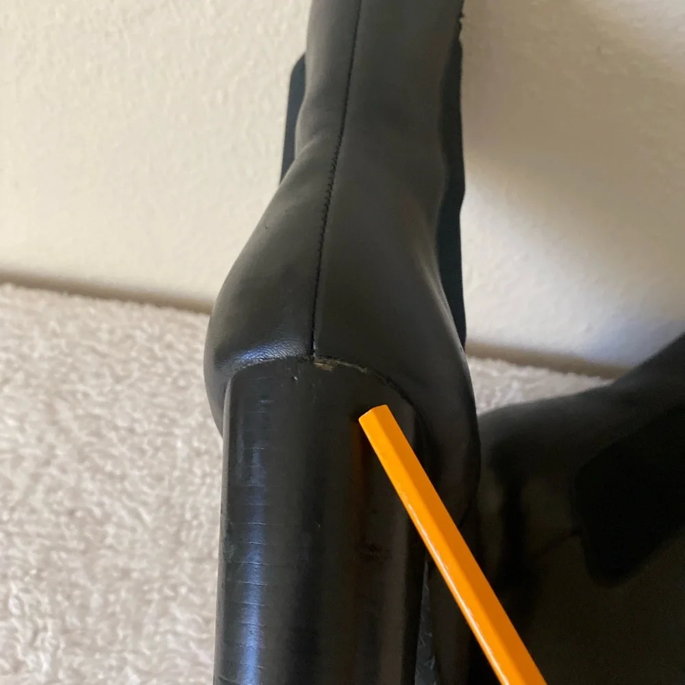 Tahari Garnet Women’s Black Leather Roundtoe Ankle Block Heel Boots Size 9.5 M - Picture 7 of 15